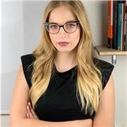 Specializzata in lingua e letteratura inglese (C1 level) impartisce ripetizioni